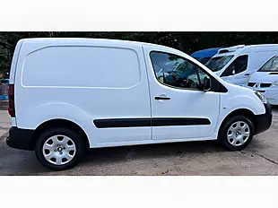 Used 2018 Peugeot Partner Professional White - Interior and Exterior details 7