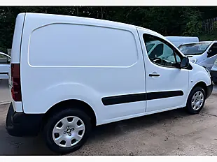 Used 2018 Peugeot Partner Professional White - Interior and Exterior details 8