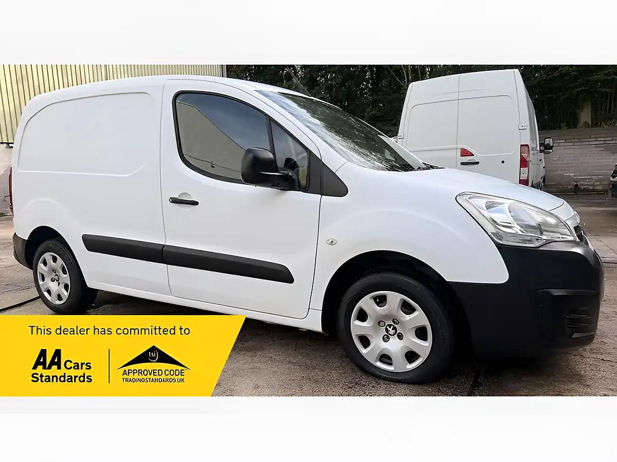 Used 2018 Peugeot Partner Professional White - Front View