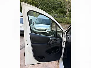 Used 2018 Peugeot Partner Professional White - Interior and Exterior details 18