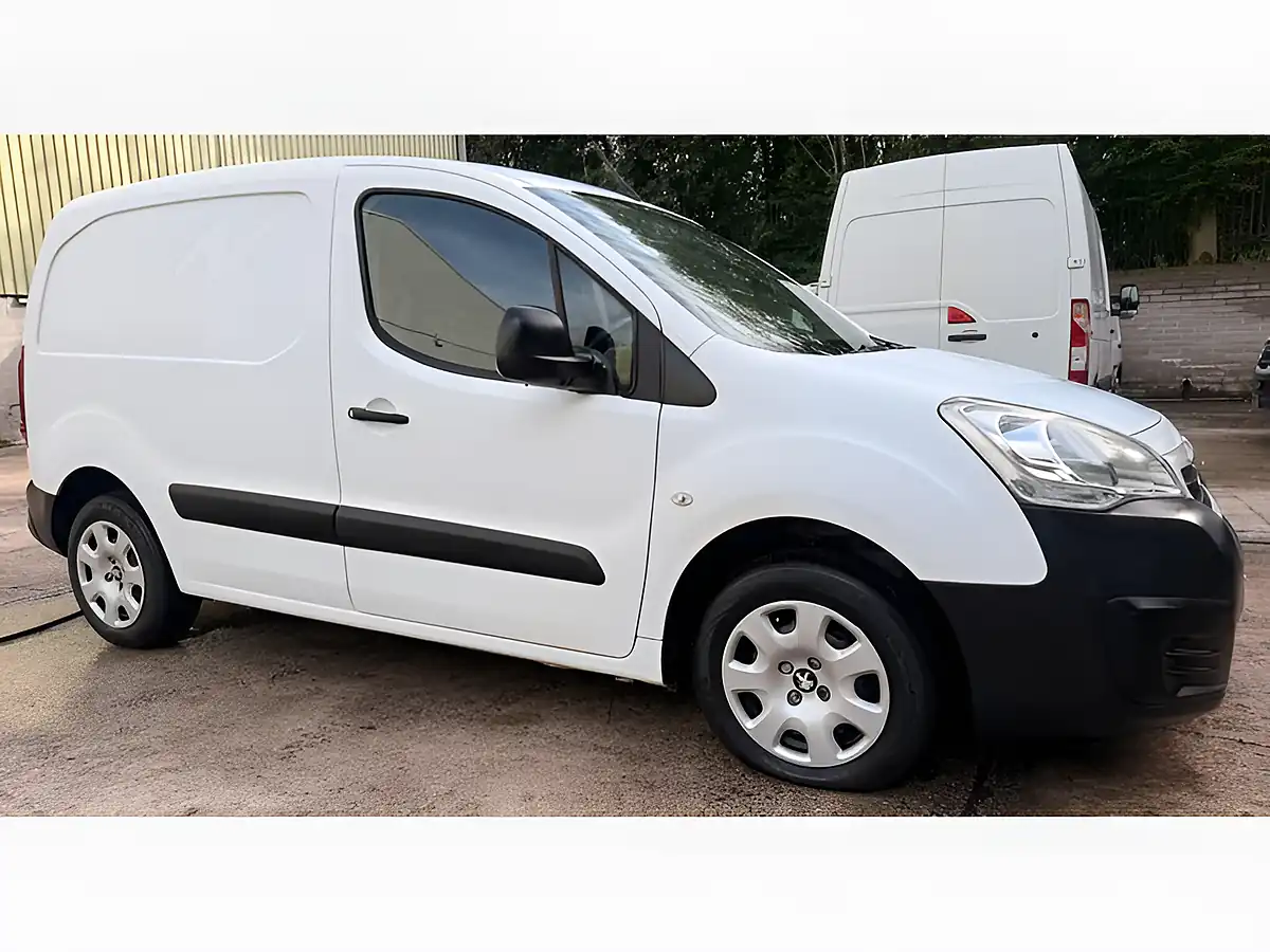 Used 2018 Peugeot Partner Professional White - Interior and Exterior details 2