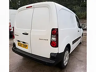 Used 2018 Peugeot Partner Professional White - Interior and Exterior details 7