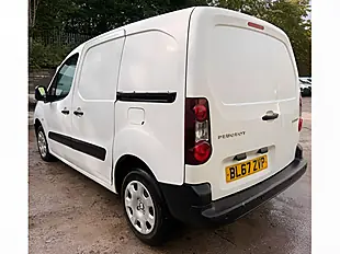 Used 2018 Peugeot Partner Professional White - Interior and Exterior details 9