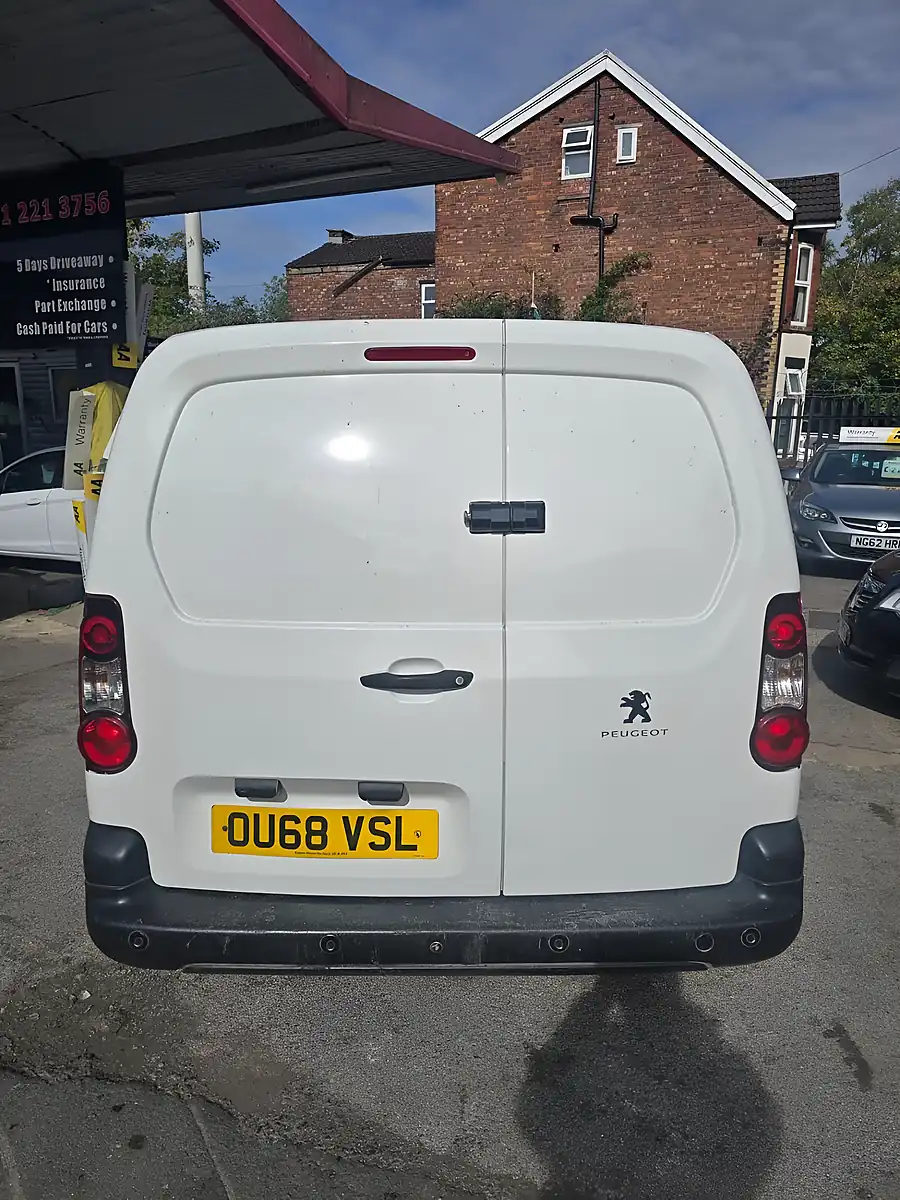 Used 2018 Peugeot Partner Professional White - Interior and Exterior details 12