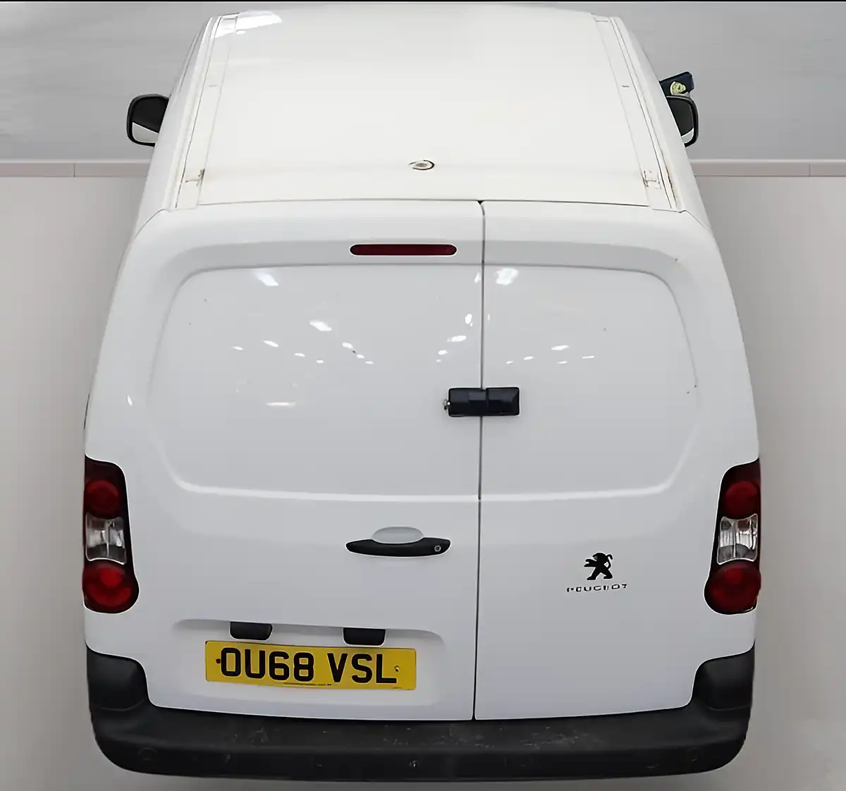Used 2018 Peugeot Partner Professional White - Interior and Exterior details 13
