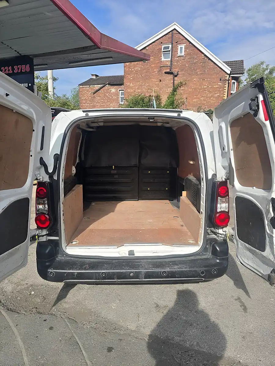 Used 2018 Peugeot Partner Professional White - Interior and Exterior details 19