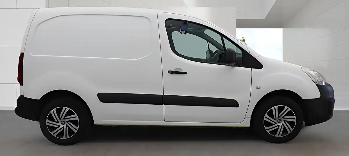 Used 2018 Peugeot Partner Professional White - Interior and Exterior details 3