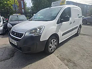Used 2018 Peugeot Partner Professional White - Interior and Exterior details 6