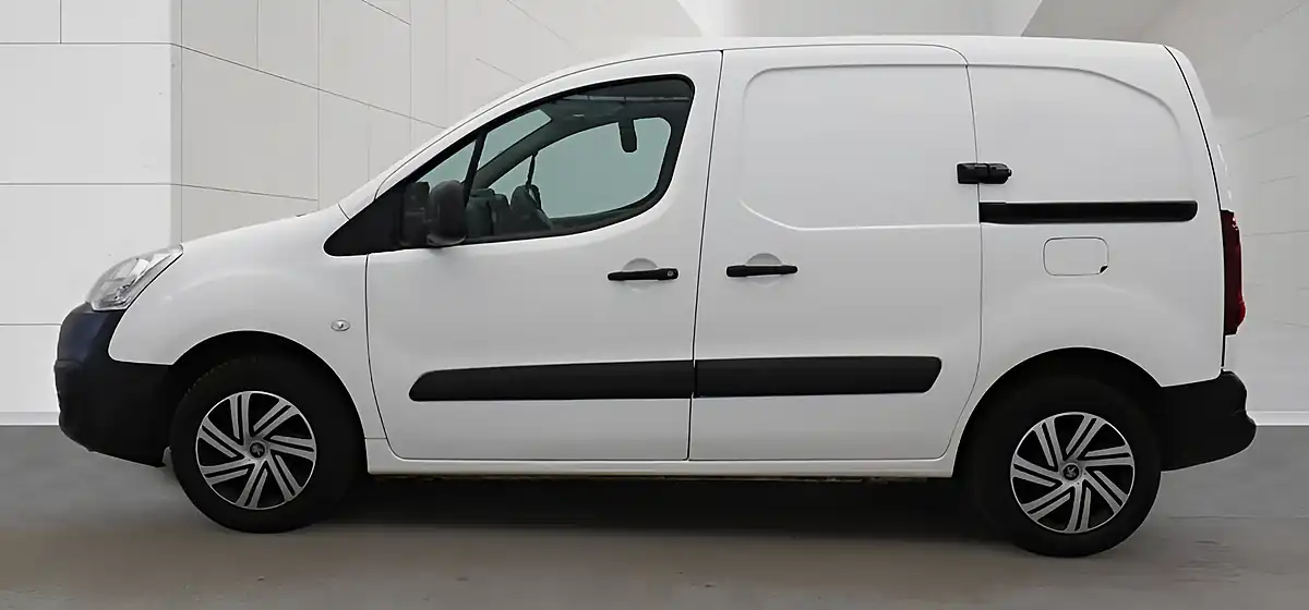 Used 2018 Peugeot Partner Professional White - Interior and Exterior details 8