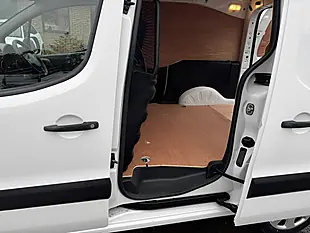 Used 2018 Peugeot Partner Professional White - Interior and Exterior details 13