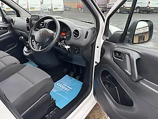 Used 2018 Peugeot Partner Professional White - Interior and Exterior details 15