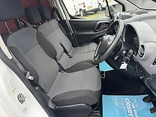 Used 2018 Peugeot Partner Professional White - Interior and Exterior details 16