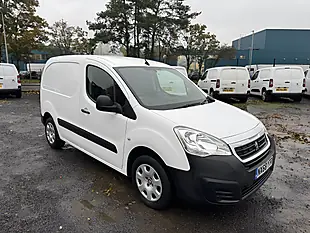 Used 2018 Peugeot Partner Professional White - Interior and Exterior details 4
