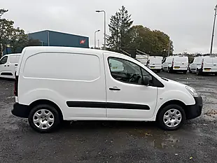 Used 2018 Peugeot Partner Professional White - Interior and Exterior details 5