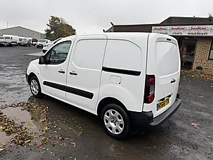 Used 2018 Peugeot Partner Professional White - Interior and Exterior details 8