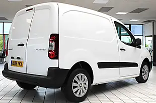 Used 2018 Peugeot Partner Professional White - Interior and Exterior details 13
