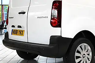 Used 2018 Peugeot Partner Professional White - Interior and Exterior details 14