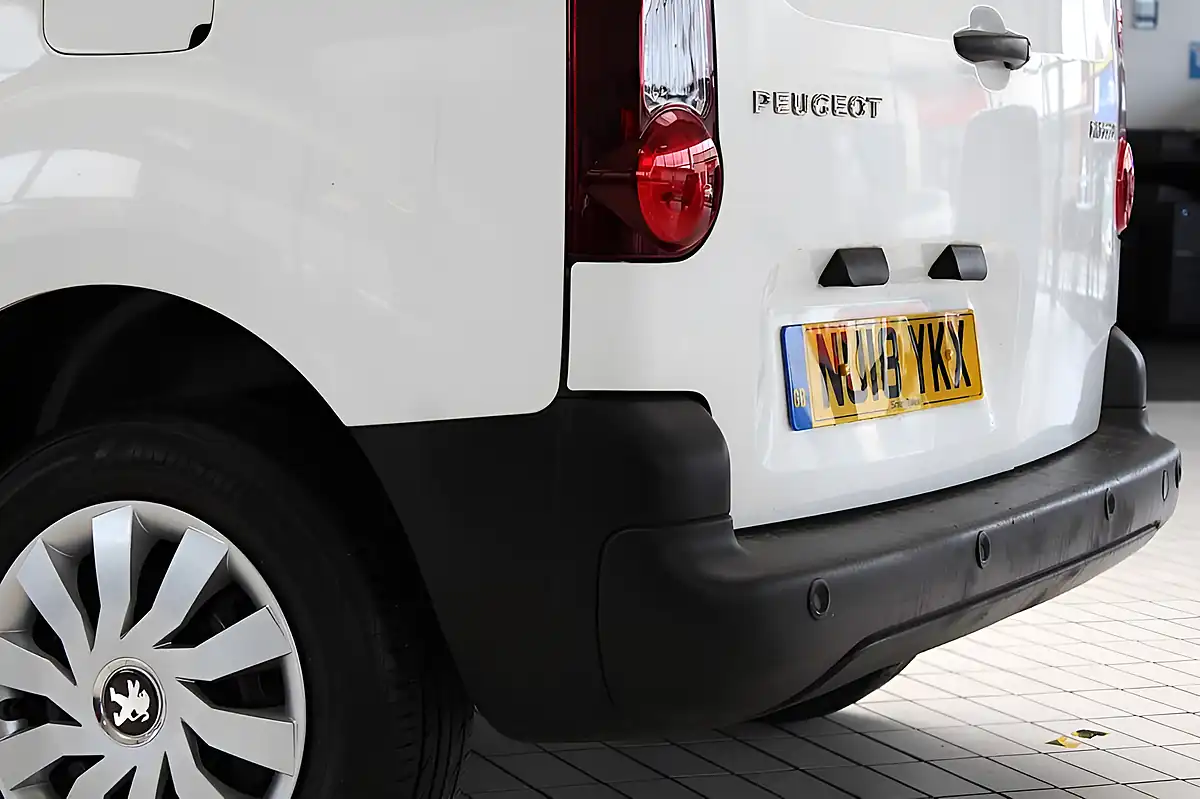 Used 2018 Peugeot Partner Professional White - Interior and Exterior details 18