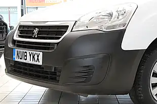 Used 2018 Peugeot Partner Professional White - Interior and Exterior details 4