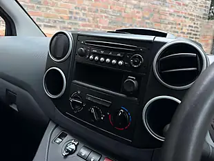 Used 2018 Peugeot Partner Se L1 Silver - Interior and Exterior details 12