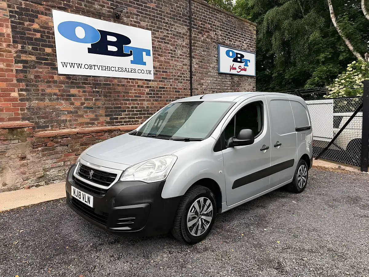 Used 2018 Peugeot Partner Se L1 Silver - Interior and Exterior details 4