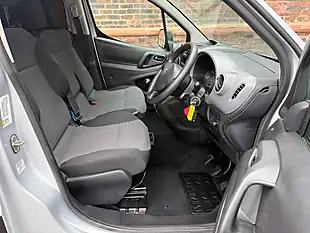 Used 2018 Peugeot Partner Se L1 Silver - Interior and Exterior details 7