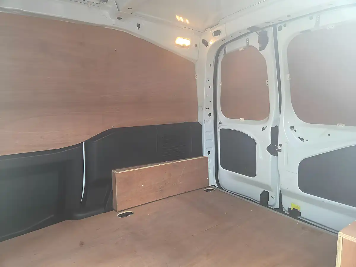 Used 2018 Peugeot Partner Se L1 White - Interior and Exterior details 11