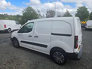 Used 2018 Peugeot Partner Se L1 White - Interior and Exterior details 12