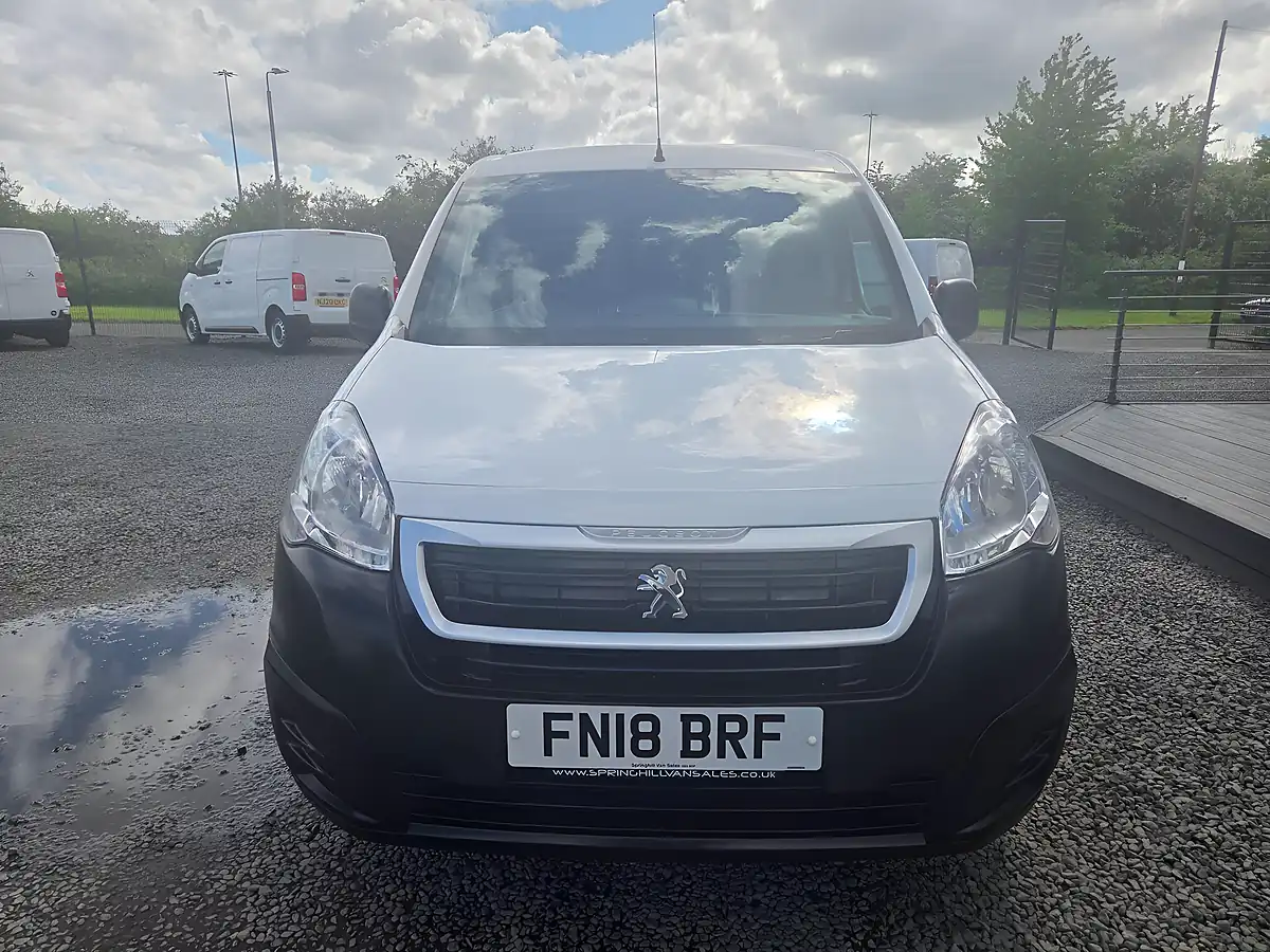 Used 2018 Peugeot Partner Se L1 White - Interior and Exterior details 15