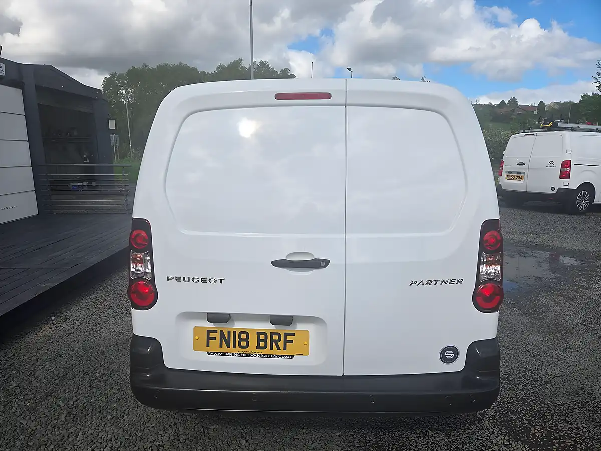 Used 2018 Peugeot Partner Se L1 White - Interior and Exterior details 16