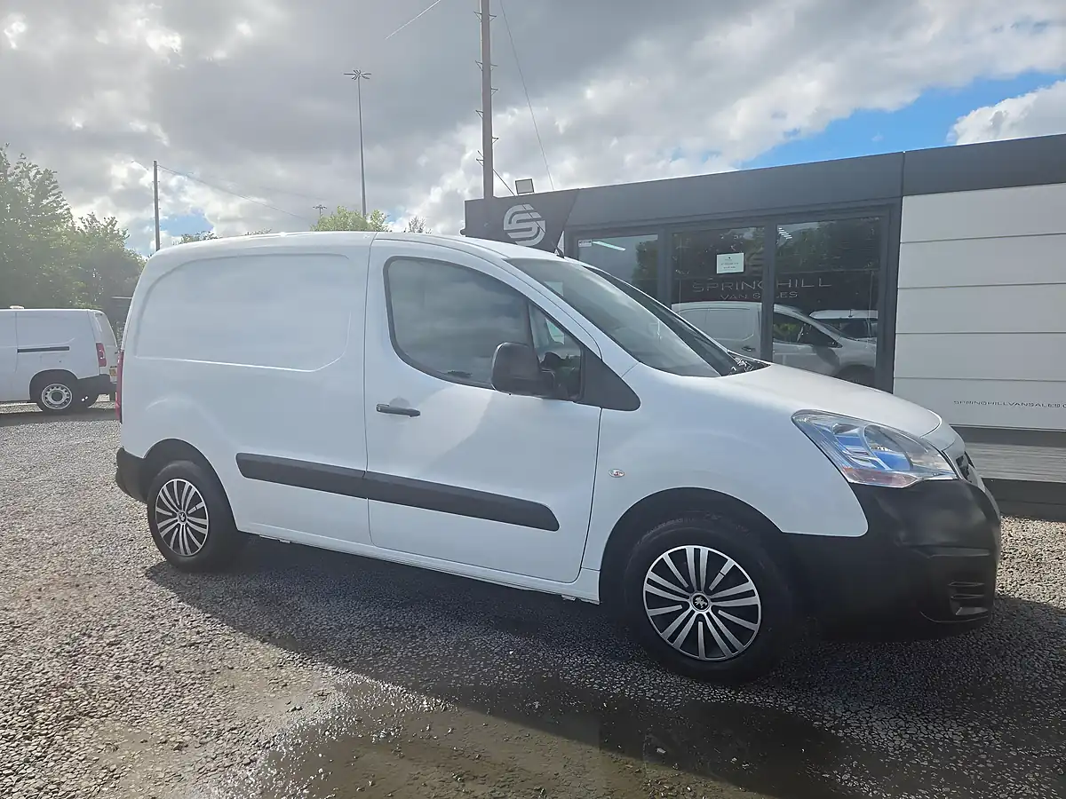 Used 2018 Peugeot Partner Se L1 White - Interior and Exterior details 2