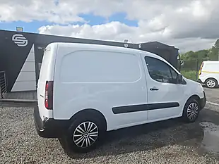 Used 2018 Peugeot Partner Se L1 White - Interior and Exterior details 4