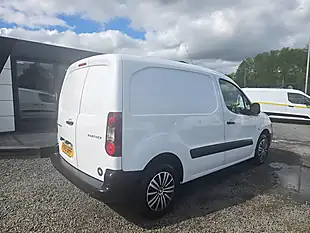 Used 2018 Peugeot Partner Se L1 White - Interior and Exterior details 5