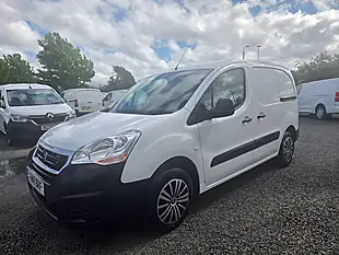 Used 2018 Peugeot Partner Se L1 White - Interior and Exterior details 6