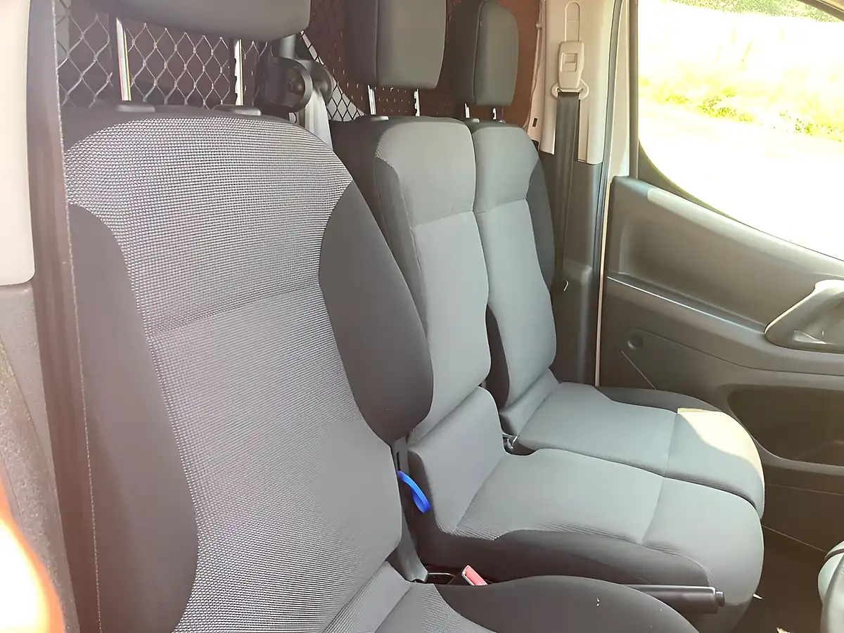 Used 2018 Peugeot Partner Se L1 White - Interior and Exterior details 13