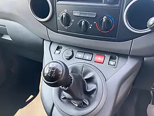 Used 2018 Peugeot Partner Se L1 White - Interior and Exterior details 17