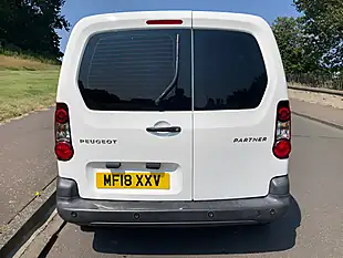 Used 2018 Peugeot Partner Se L1 White - Interior and Exterior details 4