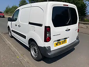 Used 2018 Peugeot Partner Se L1 White - Interior and Exterior details 5