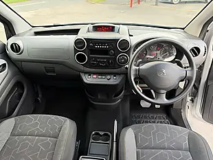 Used 2018 Peugeot Partner Tepee Active Silver - Interior and Exterior details 2