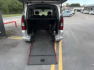 Used 2018 Peugeot Partner Tepee Active Silver - Interior and Exterior details 8