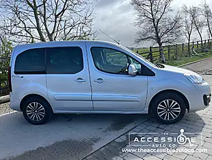 Used 2018 Peugeot Partner Tepee Active Silver - Interior and Exterior details 4