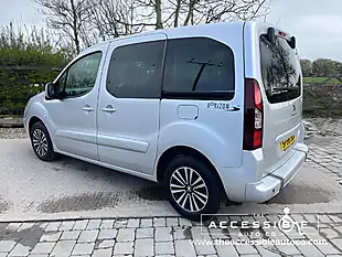 Used 2018 Peugeot Partner Tepee Active Silver - Interior and Exterior details 6
