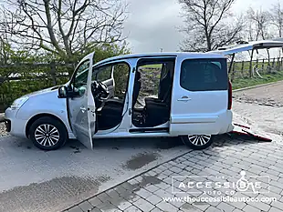 Used 2018 Peugeot Partner Tepee Active Silver - Interior and Exterior details 8