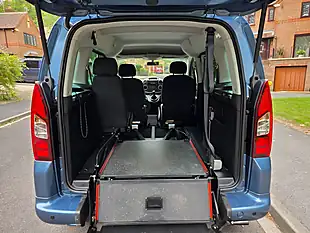 Used 2018 Peugeot Partner Tepee Allure Blue - Interior and Exterior details 19