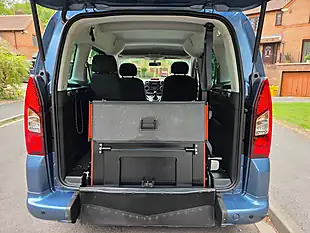Used 2018 Peugeot Partner Tepee Allure Blue - Interior and Exterior details 20