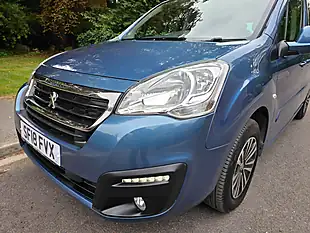 Used 2018 Peugeot Partner Tepee Allure Blue - Interior and Exterior details 5