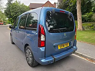 Used 2018 Peugeot Partner Tepee Allure Blue - Interior and Exterior details 6