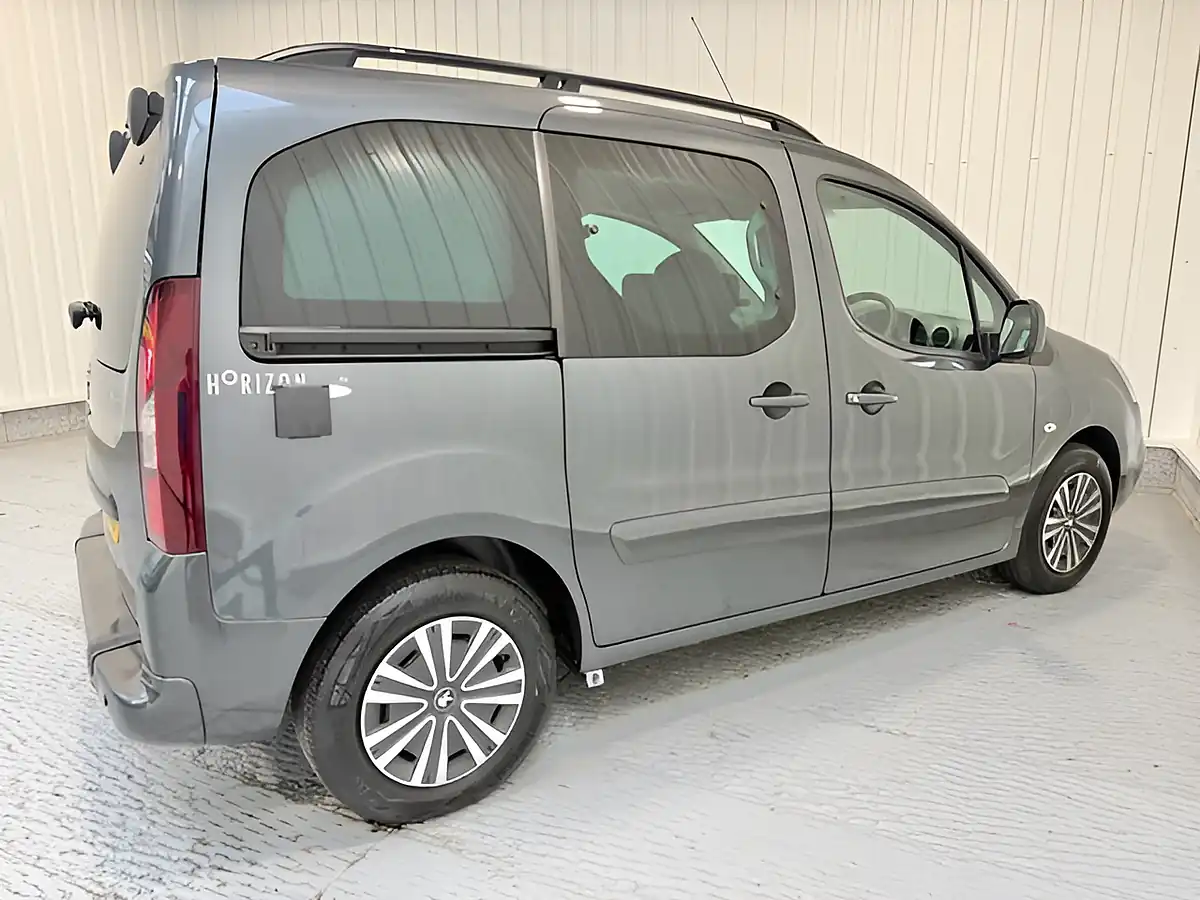 Used 2018 Peugeot Partner Tepee Allure Shark Grey - Interior and Exterior details 10