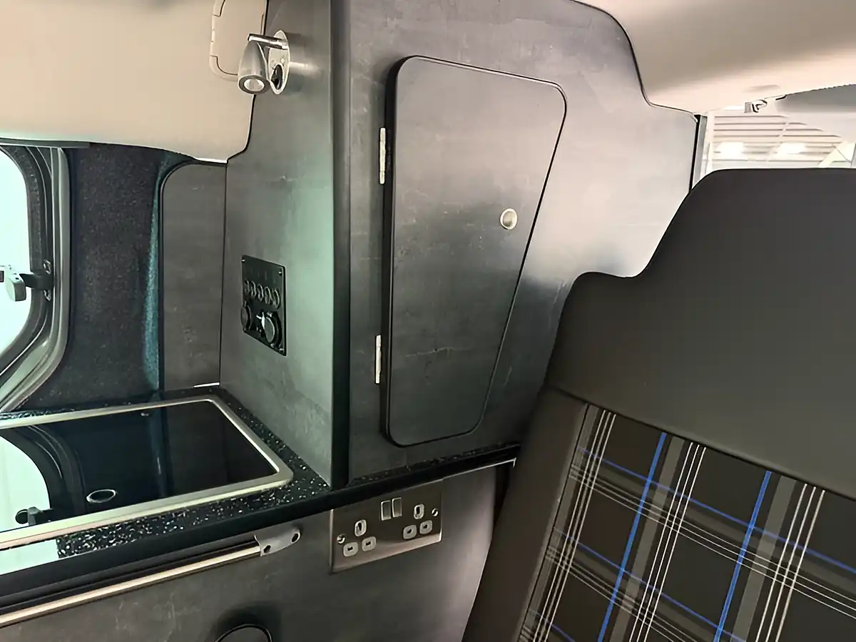 Used 2018 Peugeot Partner Tepee Allure Shark Grey - Interior and Exterior details 12