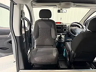 Used 2018 Peugeot Partner Tepee Allure Shark Grey - Interior and Exterior details 16